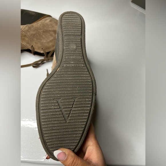 Aquatalia Women's Vianna Weatherproof Desert Wedge Bootie Size 8.5 Taupe Suede - Picture 7 of 9